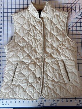GAP Quilted Sleeveless Vest - Cream